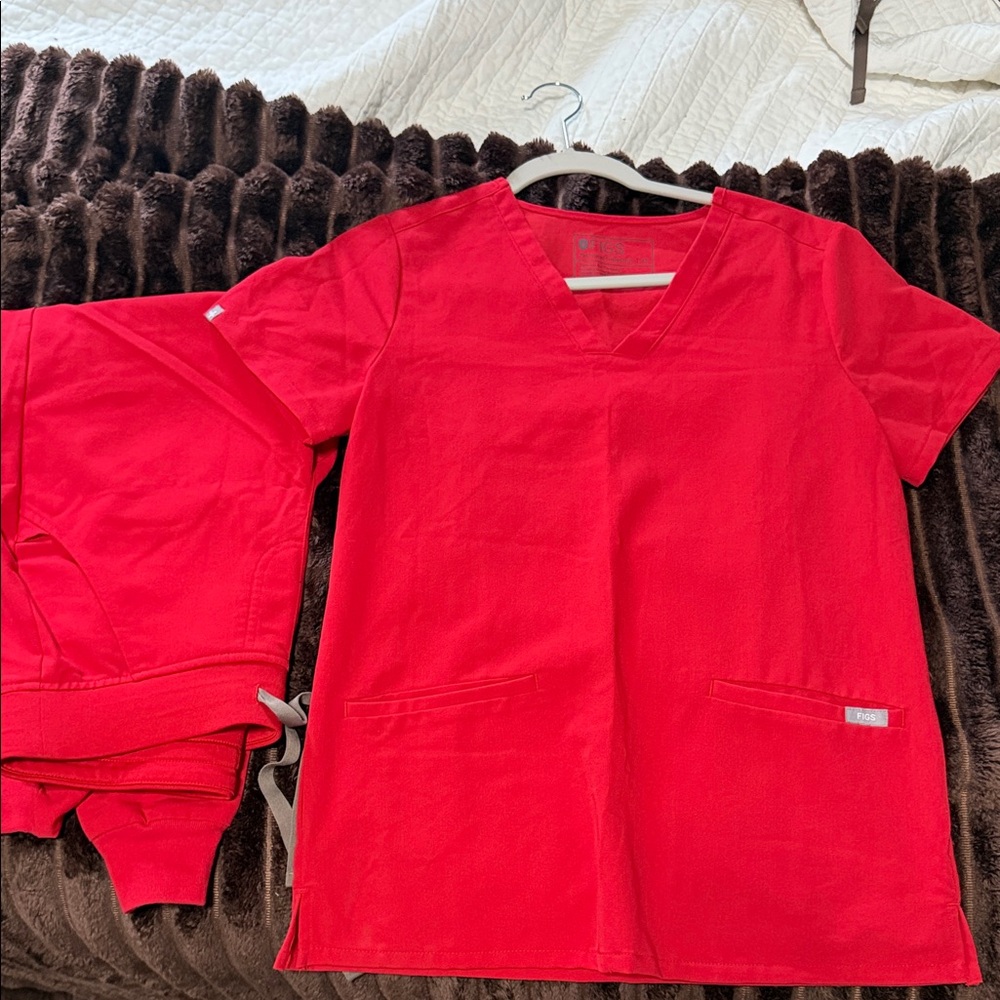 Figs Red Short Sleeve Women's Top XS, Figs Red XSP Joggers Pop Red